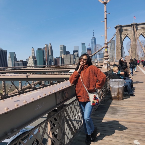 Meet your Posher, Raquel - Picture 1 of 1